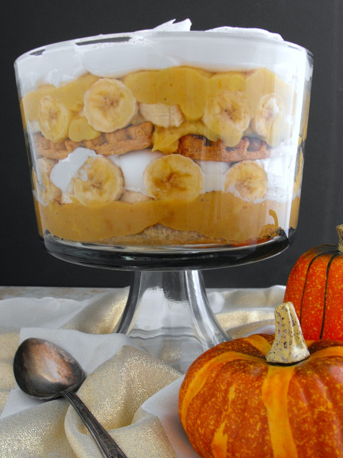 This fusion of Pumpkin Pie and Southern Banana Pudding is a one-of-a-kind Autumn dessert that will have you sittin' up and sayin' "howdy!" #ThankfullySweet #ad