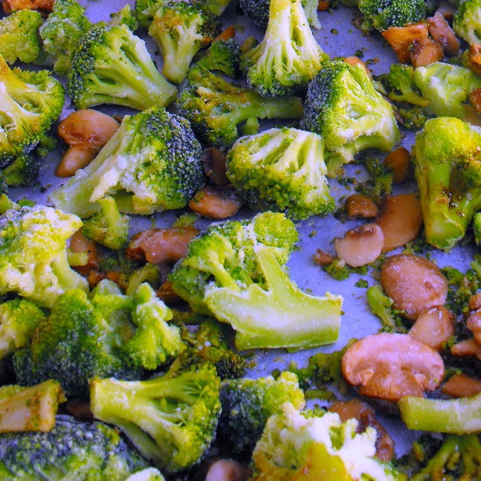 Roasted Balsamic Broccoli and Mushrooms #frozenvegetables #easysides