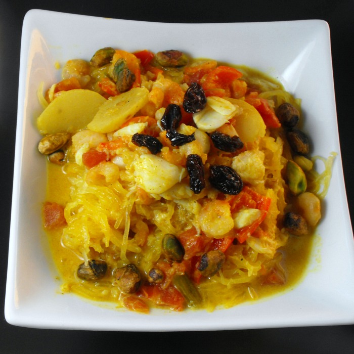 Seafood Curry with crab and shrimp over spaghetti squash #BeeHealthy #CG