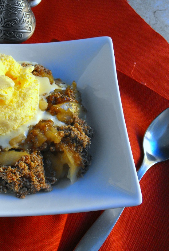Apple Crisp with almond meal topping