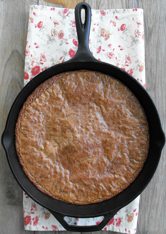 Cast Iron Skillet Brownie #chocolate #nutella